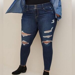 Torrid High Rise Super Soft Distressed Jegging Size 16R